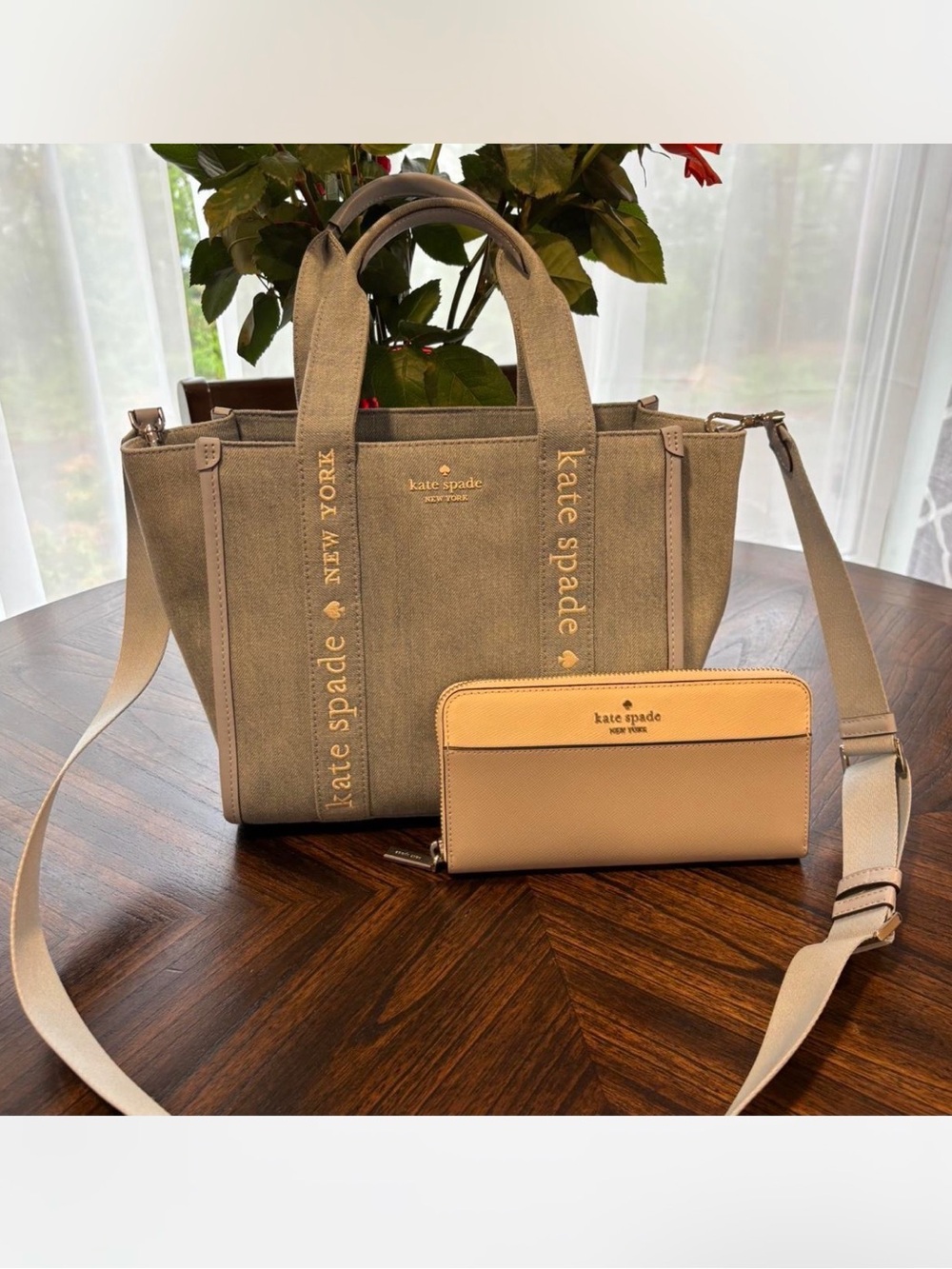 kate spade gray denim tote with beige zip wallet